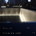 9/11 memorial bei nacht